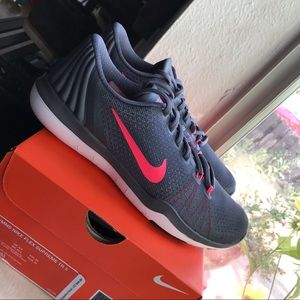 NIB Nike flex supreme training sneaker